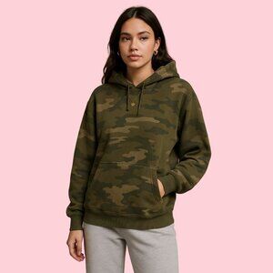 🌿 TNA Green Camo Print Pullover Hoodie (Size M) Cozy Fleece